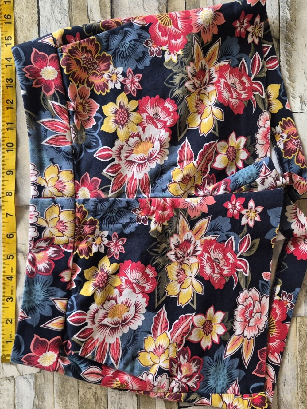 LOFT Floral Chino Shorts Women Size 2 Navy Pink Yellow Tropical Summer Vacation - Picture 4 of 11